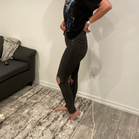 LEVI’S WEDGIE JEANS. HIGHWAIST - Picture 3 of 4